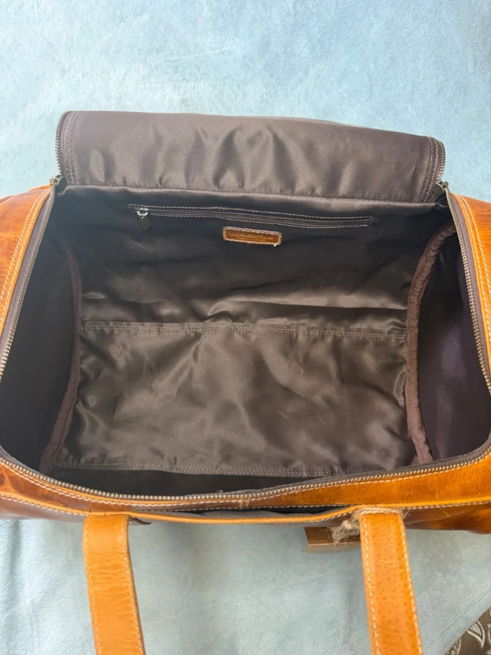 Aaron Leather Goods travel style